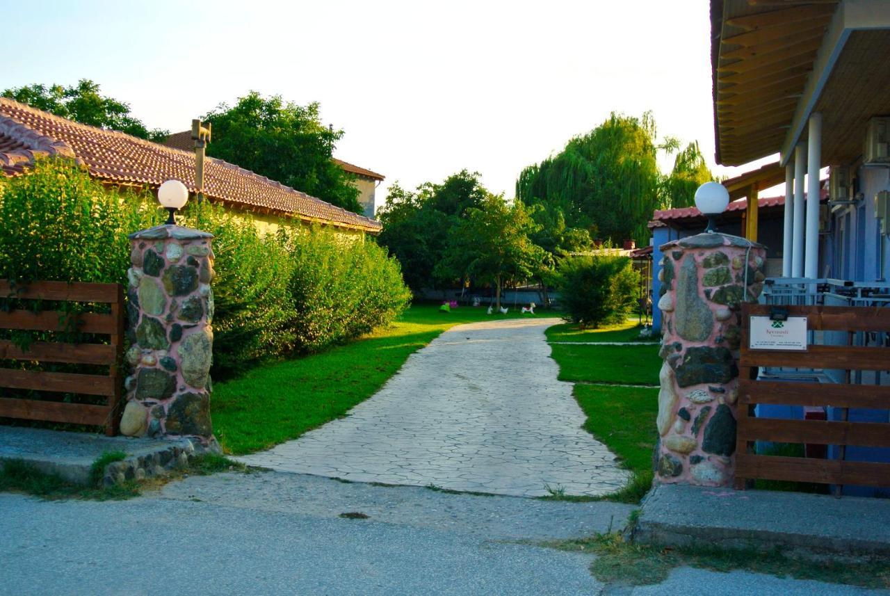 Kremasti Rooms Exterior photo